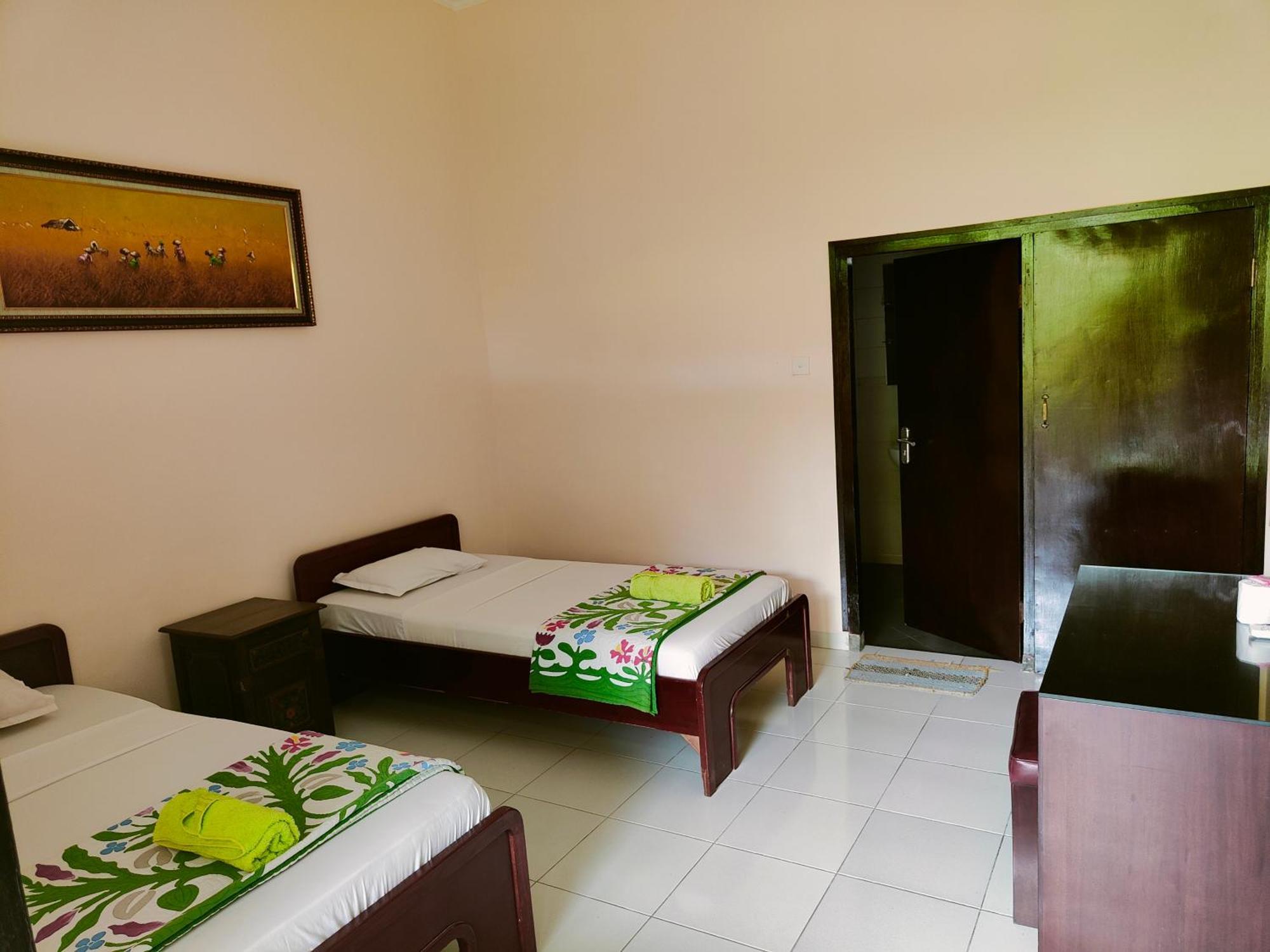 Berlian Inn Kuta Beach Exterior foto