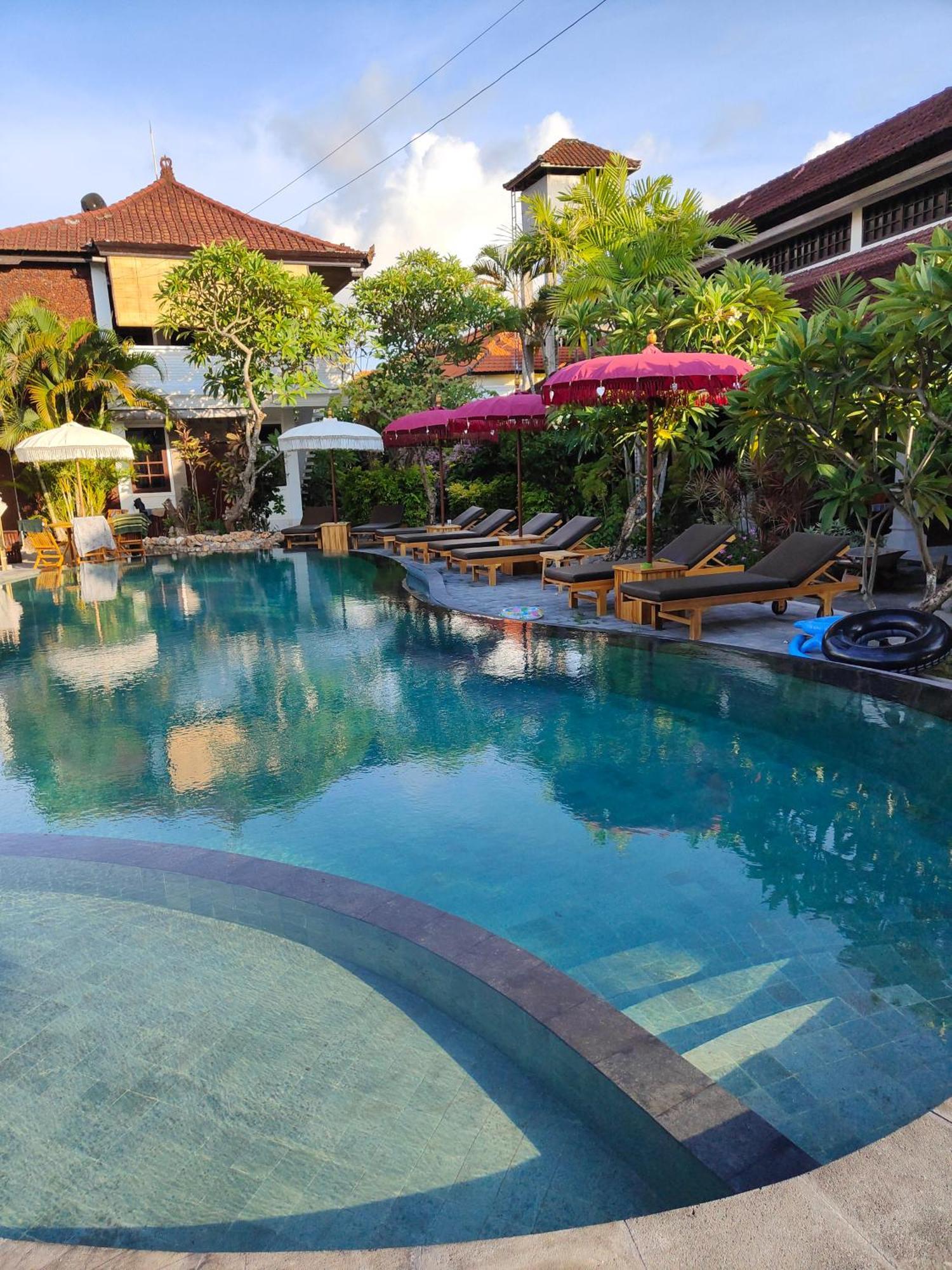 Berlian Inn Kuta Beach Exterior foto