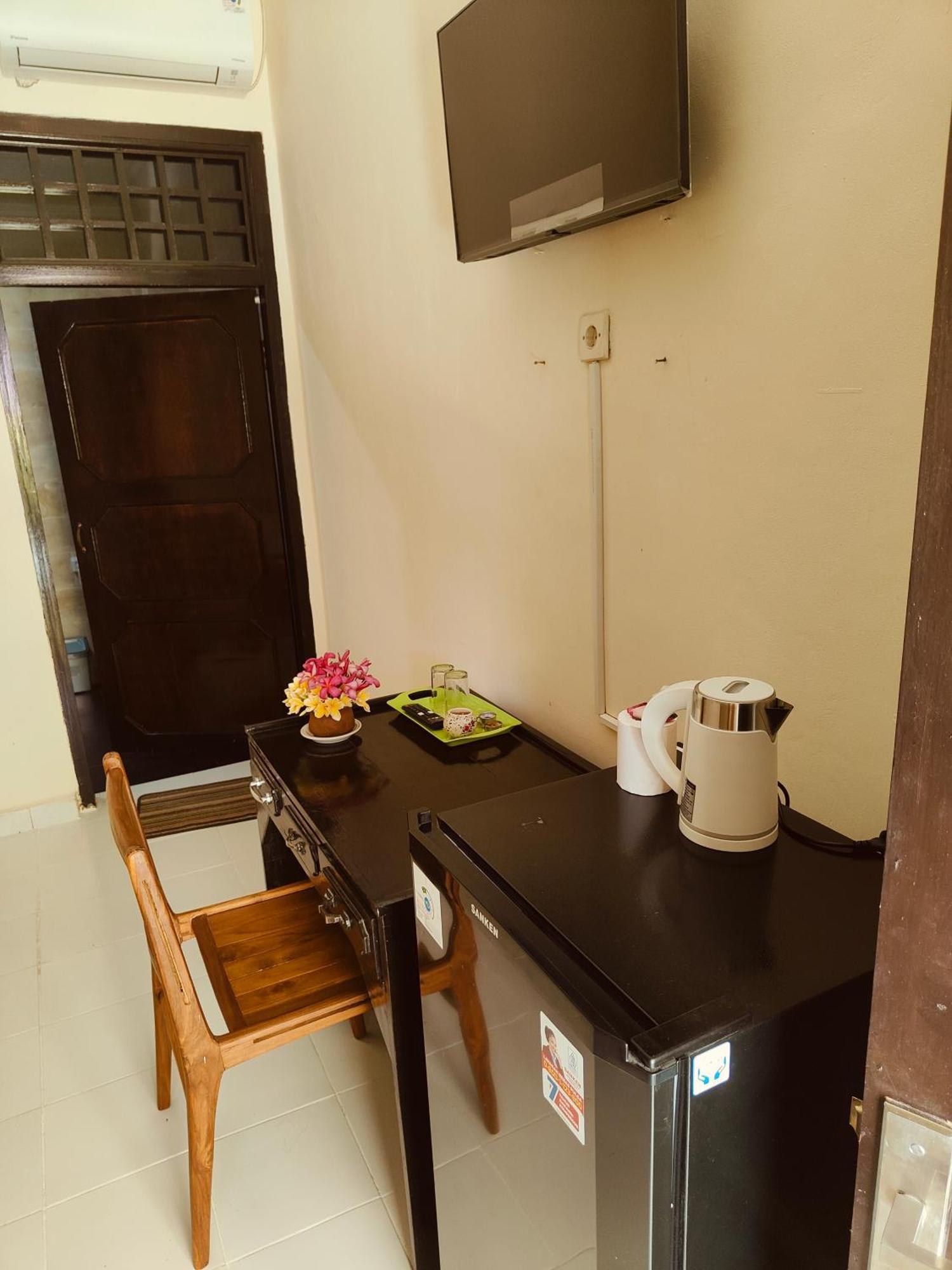 Berlian Inn Kuta Beach Exterior foto