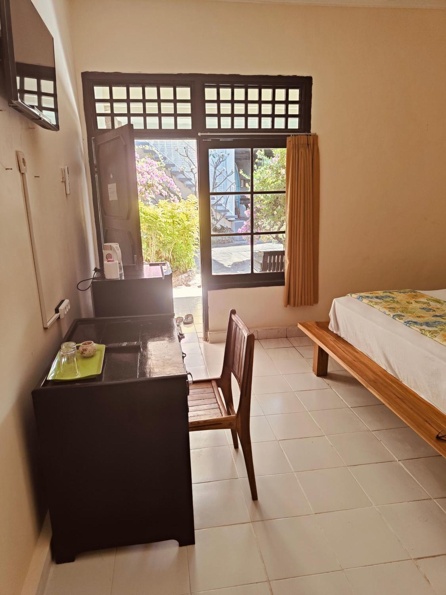 Berlian Inn Kuta Beach Exterior foto