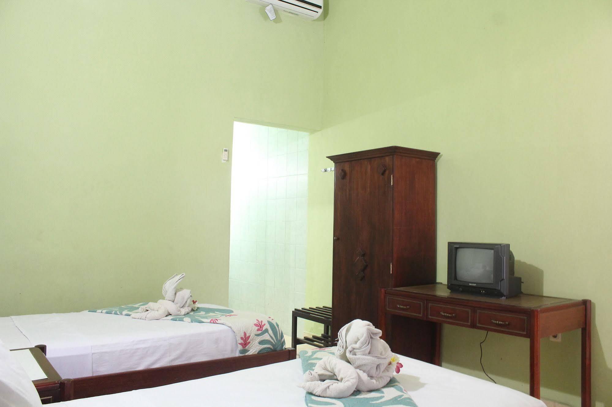 Berlian Inn Kuta Beach Exterior foto