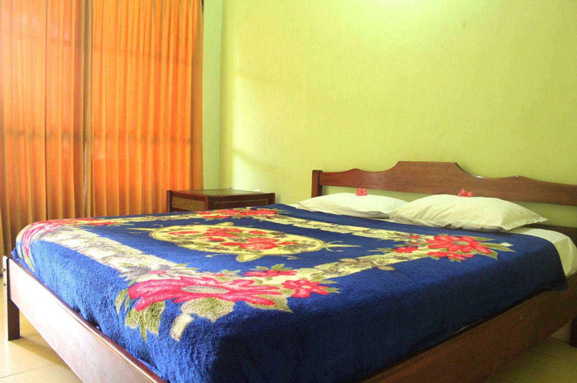 Berlian Inn Kuta Beach Exterior foto